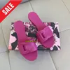 الصنادل عالية الكعب والنعال للسيدات للسيدات الأزياء الصيفية أحذية Slides Leather TPU مجوفة Out Sandale Shoes 2024 DgSlide