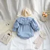 Rompers Roupas de bebê Peter Pan Collar Girls Bodysuit Rutfle Sleeve Roupas infantis H240426