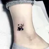 Transfert de tatouage 1pcs petit panda imperméable tatouage temporaire noir serpent chat renard tatouage autocollants art corporel faux tatouages mignons pour hommes femmes 240427