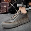 Casual Shoes 2024 Men Brand äkta Leather Fashion Mens Loafers Moccasins Breatble Slip on Retro Driving Sneakers