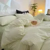 Ensembles de literie Ins rayés de couette en coton à quatre pièces couvrent les couvre-lit léger de la chambre de luxe de luxe