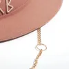 Luksusowy listu Desige Fedora Hat for Women Metal Chain Decor Jazz Party Church Caps 240415