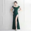 Runway Dresses Yidingzs Off Shoulder Black Feather Party Maxi Dress Women Slash Nech Sexig Slit Long Evening Dress Y240426