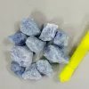 Contrôle des cristaux de calcite céleste bleu naturel