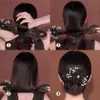 Hårklämmor Barrettes Tygblomma Hårklämma Utsökt flexibelt hårstyling Tool Twist Hairstyle Bun Non-Slip Hair Bun Maker Hårtillbehör 240426