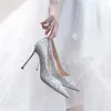 Scarpe con tacchi alti glitter in argento lucido per donne con tacchi 2024 Nuova moda per matrimoni da sposa da sposa Pompa di sequestro lucida festa di moda sexy taccini ad alto tacco da donna pompe per scarpe da donna