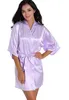 Vêtements de nuit pour femmes RB032 2018 New Silk Kimono Robe Bathrobe Femmes Silk Bridesmaid robes Sexy Navy Blue Robes Satin Robe Dames Dames Dresses Y240426