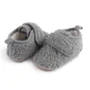 秋の冬暖かいベビーブーツ幼児ぬいぐるみソフトウールファーストウォーカーアンチスリップ靴240425生まれの厚い靴