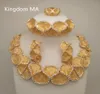 Kingdom Ma Top Dubai Altın Renk Seti Nijeryalı Düğün Afrika Kristal Kolye Bilezik Küpe Küpe Yüzüğü Büyük Mücevher Seti C190415011999932