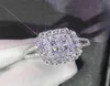 Великолепная квадратная форма женщин кольцо полного шипана со льдом из микропрон -хрустального циркона ослепительное свадебное кольцо.
