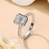 Cluster Rings Solitaire Moissanite 1CT Emerald Cut Engagement Ring voor vrouwen 925 Sterling Silver Lab Diamond -trouwring Fine Jewelry