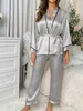 Pyjama simple en satin ensemble Robe à manches longues avec ceinture V Neck Elegant Loungewear Womens Sleepwear 240415