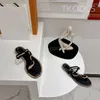 Tofflor varumärke sexig guld silver glänsande orm kristall tunn rem flip flops äkta läder kvinnor platt bekväm klänningskor sommar