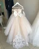 Vit spets barn blomma flicka klänning tulle applikationer prinsessor golvlängd för bröllop parti dop första nattvards klänning 240425