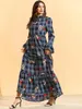 Lässige Kleider blauer Plaid gedrucktes Horn Langarm Nahe Osten Muslimer Robe Mode große Frauen plissierte Bohemian Kleid