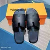 Designer Family Slippers Mens Slipper Família High Versão High Leather Wear Wear Summer Verão VERSÁTIL Home Leisure Sheepskin Beach 0J TEM LOGO