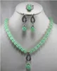 Beau bijoux 8 mm Green Jade Pendant Collier Rague d'oreille Set7109852