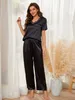 Dames Sleepwear Solid color Vrouwen Pyjama Set korte slev v nek tops met borstzak lange broek vrouwelijke 2 stuks slpwear nachtkleding y240426