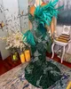 Aso Ebi 2024 Green Dark Sirène Prom Robe Crystals de plumes Crystals Lace Soirée formelle Fête Deuxième réception 50e anniversaire Robes de fiançailles