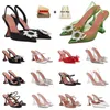 Amina Muaddi Sandals Gilda Glass Sandals Transparent PVC White Crystal Embellied Pumps 90mmストラップスプールヒールスリッパ女性デザイナーバンケットドレスシューズ