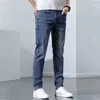 Jeans masculin coréen street vêtements mens jeans élastique moulues serrées masculières coton coton pantalon denim ultra-mince pantalon décontracté classique 2023l2404