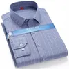Chemises de robe pour hommes chemises de mode à manches longues Four Seasons Soft Slim Fit Office Iron Forme Impression Plaid Social Pocket Design High Quality
