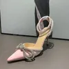 Mode -Gesichtsbogenpumpe Kristall verziert mach satin stöckchen stöiletto sandalen für Frauen mit Designer klassischen Stil Schuhen 6 cm