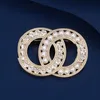 Luxe retro Pearl dubbele letter broche designer merk broches patroon parel diamant voor dames charm bruiloft cadeau partij sieraden accessorie met doos
