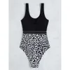Neuer hochverzerrter elastischer Strand Badeanzug für Frauen mit Leopardenmuster konservativer dreieckiger Overall für Frauen