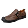 Chaussures décontractées en cuir confortable Men de rétro Slip sur les mocassins de haute qualité mocassins plus taille plus taille