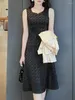 Sukienki swobodne 2024 Summer czarny beżowy elegancki biurowy kamizelka sukienka Kobiety wysokiej talii kwadratowy szyja szczupła festiwal bez rękawów