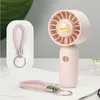 Ventiladores elétricos Novo Mini Mini Fan fofinho USB Charging Quiet Desktop portátil Little Amarelo Fã de Pato Vento forte 3 Velocidades Escola Ajustável