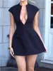 Vestidos casuais Sexy Deep V pescoço sem mangas Uma linha curta para mulheres roupas de verão 2024 Moda Black Dress