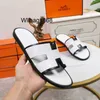 Designer Family kapcie męskie Slipper 2024 Nowy europejski trend skórzany oddychanie plaż nie flip Flops spersonalizowane logo