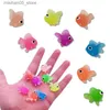 Kum Oyun Su Eğlencesi 10/20/30 Mini Joldfish Bebek Banyosu Oyuncaklar Yumuşak Kauçuk Simüle Edilmiş Jamler Dekoratif Su Oyuncakları Eğlenceli Çocuk ve Kız Yüzme Plaj Oyuncakları Q240426