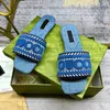 Designer Denim Slippers Slides para mujeres Sandalia de goma de goma Moda de color azul claro Doble letra Sandale Classic Hollow Out Sliders plano Tamaño del zapato 35-41