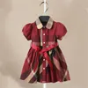 Mädchenkleid Fashion Plaid Shirt Kleid für Mädchen Single-Breast-Kinder-Partykleid mit Schärptern Herbst England Kleidung für Mädchen 240511