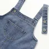 Overaller sommar cool denim blå ldren baby pojkar flickor kläder overaller rulla hem design barn baby shorts jumpsuits h240509