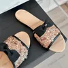 Kvinnors sandaler designer fårskinn glittrande tyll glid på tofflan med bowknot glider låga klackar utomhus strandsko flip flops mules klassiska rosa khaki fritidsko