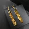 Luxury 18 km plaquettes en laiton de luxe de luxe Designers Lettres Stud Leaf Women Crystal Rinestone Pearl Oreing Wedding Party Jewerlry