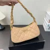 Bolso de descuento de marca de lujo NUEVA Avanzada Fashion Axila a las axilas Cadena de bolsas para mujer Versátiles de hombro único