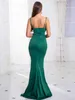 Runway Dresses Grn Sparkle Sequin Patchwork Floor Length Evening Party Dress Long Backless Slveless Ruched Front Slit Prom Gown Red Y240426