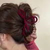 Klemmen rode fluwelen boog haar clips herfst winter vrouwen haar klauw clip Franse elegante haarspeld Koreaanse haaraccessoires vrouwelijk hoofddeksel cadeau y240425