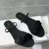 Designer -Sandalen Frauen schieben Heels Schuhe reine Reihe Samt Bug Rückengurt flache Sandalen modische einfache Pendler Müller Schuhe Frauen DS0O