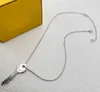 Collier de pendentif de chaîne de clés de charme de qualité de luxe avec des mots en forme de clé en argent a une boîte de tampon PS3489b