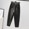 Dżinsy damskie 2024 Spring Autumn Arts Style Kobiet Elastyczna talia luźna luźna czarna czarna haft bawełniany dżinsowe spodnie M663