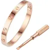 Designer Caritraes Bracelet Fashion Luxury High Version Love Love Wide et étroite V Gold Fifth Generation Feme Full Sky Star 18K Rose Male Couple