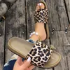 أحذية غير رسمية نمر طباعة نساء النعال الصنادل الإناث Flip Flops Summer Beach Slip on Bling Gold Flat Slides