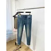 Luxury Light European Blue Jeans för Mens Spring och Autumn Styles Elastic Slim Fit små raka benbyxor män