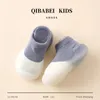 2024 Bebek Doğdu Ayakkabı Moda Çoraplar Toddler İlk Yürüyüşçüler Erkek Kız Antislip Yumuşak Kauçuk Ayakkabı 240425